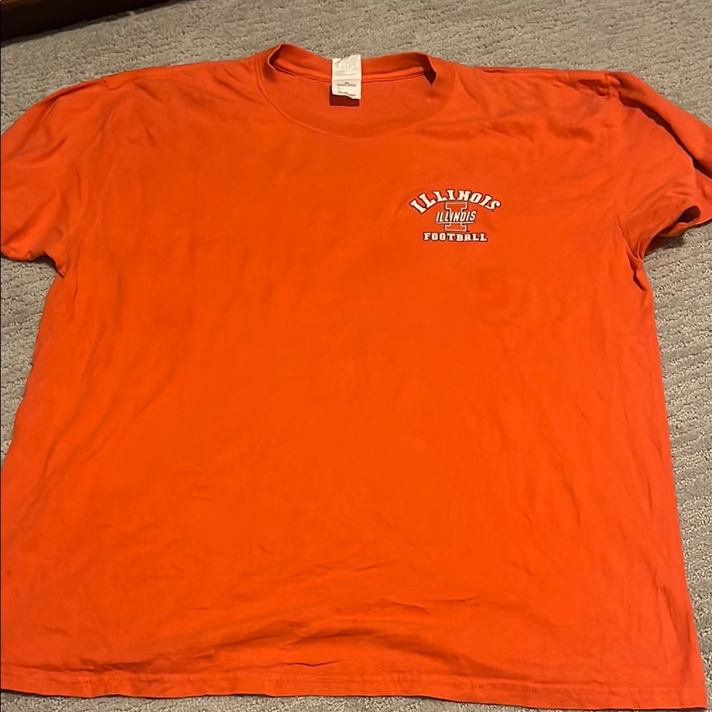 Gildan Orange vintage Illinois Football single stitch graphic tee